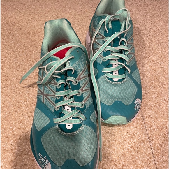 The NorthFace running shoes, excellent condition, too small for my feet, W 7 1/3 - Picture 5 of 7